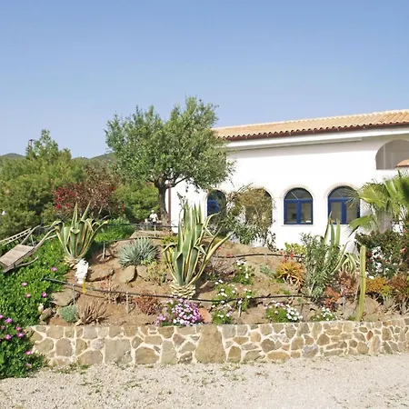 Ferienhaus Tolles In Ermioni Mit Garten- Terrasse Und Gemeinschaftlichem Pool By Interhome