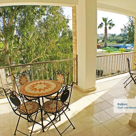 Tolles In Ermioni Mit Garten- Terrasse Und Gemeinschaftlichem Pool By Interhome *