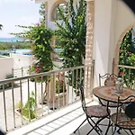 Tolles In Ermioni Mit Garten- Terrasse Und Gemeinschaftlichem Pool By Interhome Thermisía