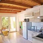 Tolles In Ermioni Mit Garten- Terrasse Und Gemeinschaftlichem Pool By Interhome * Thermisía