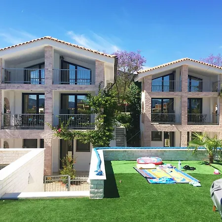 Tolles In Ermioni Mit Garten- Terrasse Und Gemeinschaftlichem Pool By Interhome *