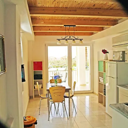Tolles In Ermioni Mit Garten- Terrasse Und Gemeinschaftlichem Pool By Interhome Θερμησία