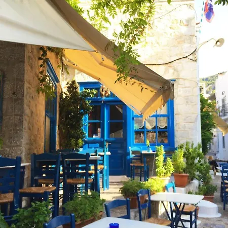 Tolles In Ermioni Mit Garten- Terrasse Und Gemeinschaftlichem Pool By Interhome Σπίτι διακοπών Θερμησία