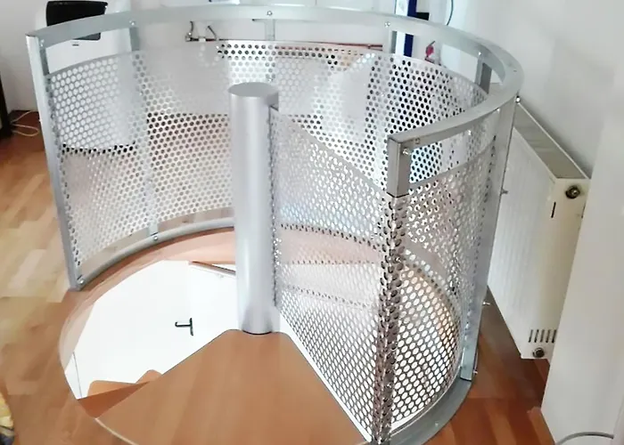 Tolles In Ermioni Mit Garten- Terrasse Und Gemeinschaftlichem Pool By Interhome