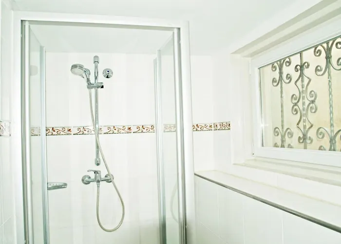 펜션 Tolles In Ermioni Mit Garten- Terrasse Und Gemeinschaftlichem Pool By Interhome