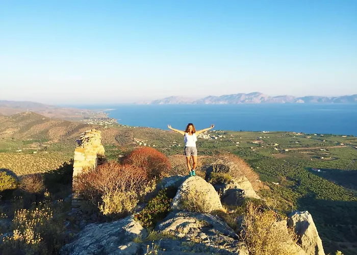 Tolles In Ermioni Mit Garten- Terrasse Und Gemeinschaftlichem Pool By Interhome *