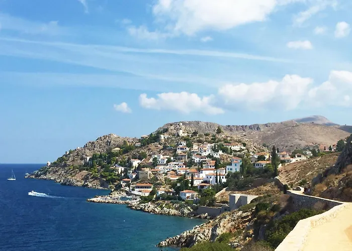 Tolles In Ermioni Mit Garten- Terrasse Und Gemeinschaftlichem Pool By Interhome *