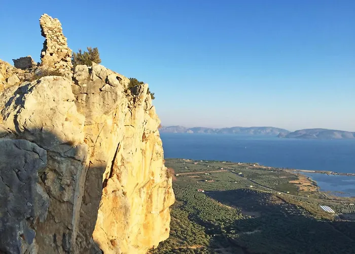 Tolles In Ermioni Mit Garten- Terrasse Und Gemeinschaftlichem Pool By Interhome Nyaraló