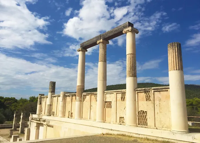 Tolles In Ermioni Mit Garten- Terrasse Und Gemeinschaftlichem Pool By Interhome 펜션 *